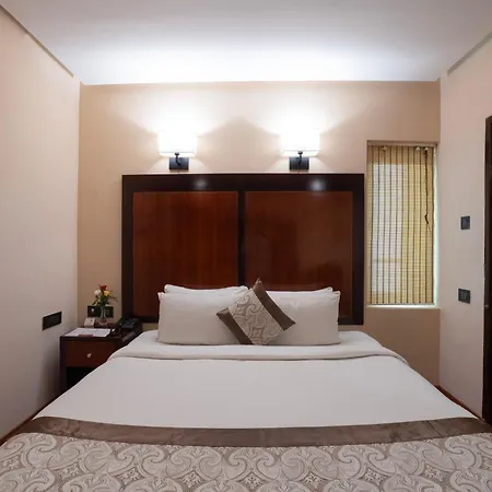 Park Avenue Hotel Nungambakkam Chennai Exterior photo