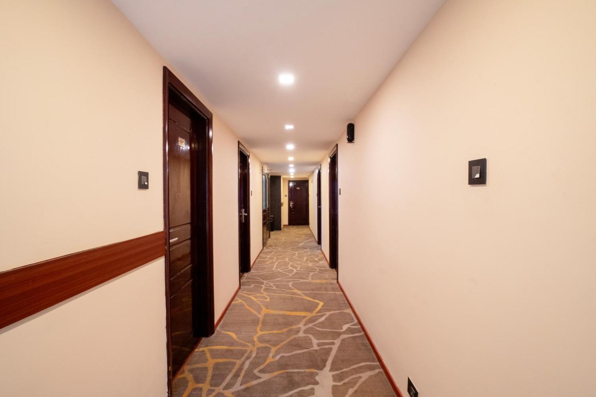 Hotel Park Avenue Nungambakkam 3*