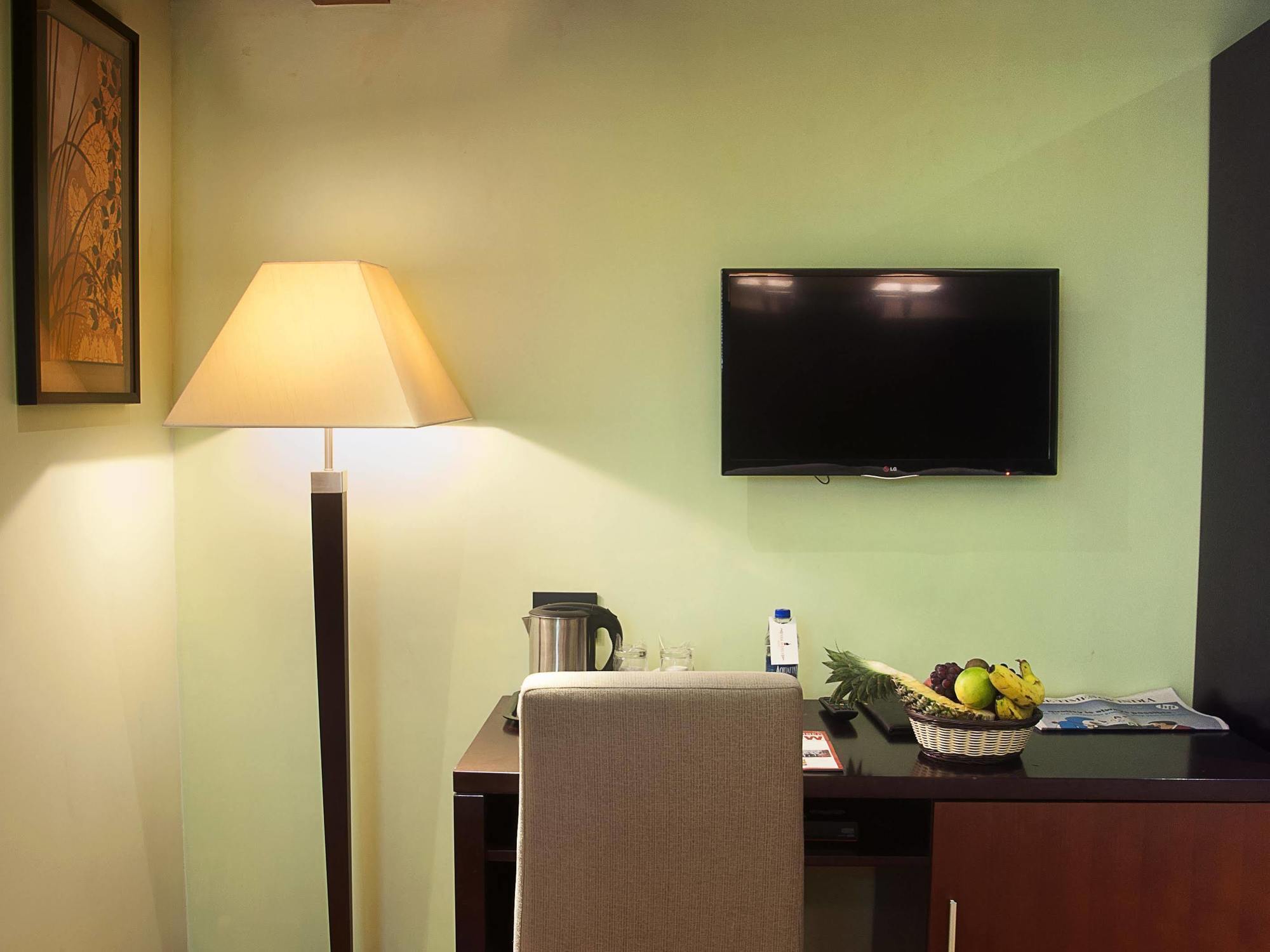 Park Avenue Nungambakkam Hotel